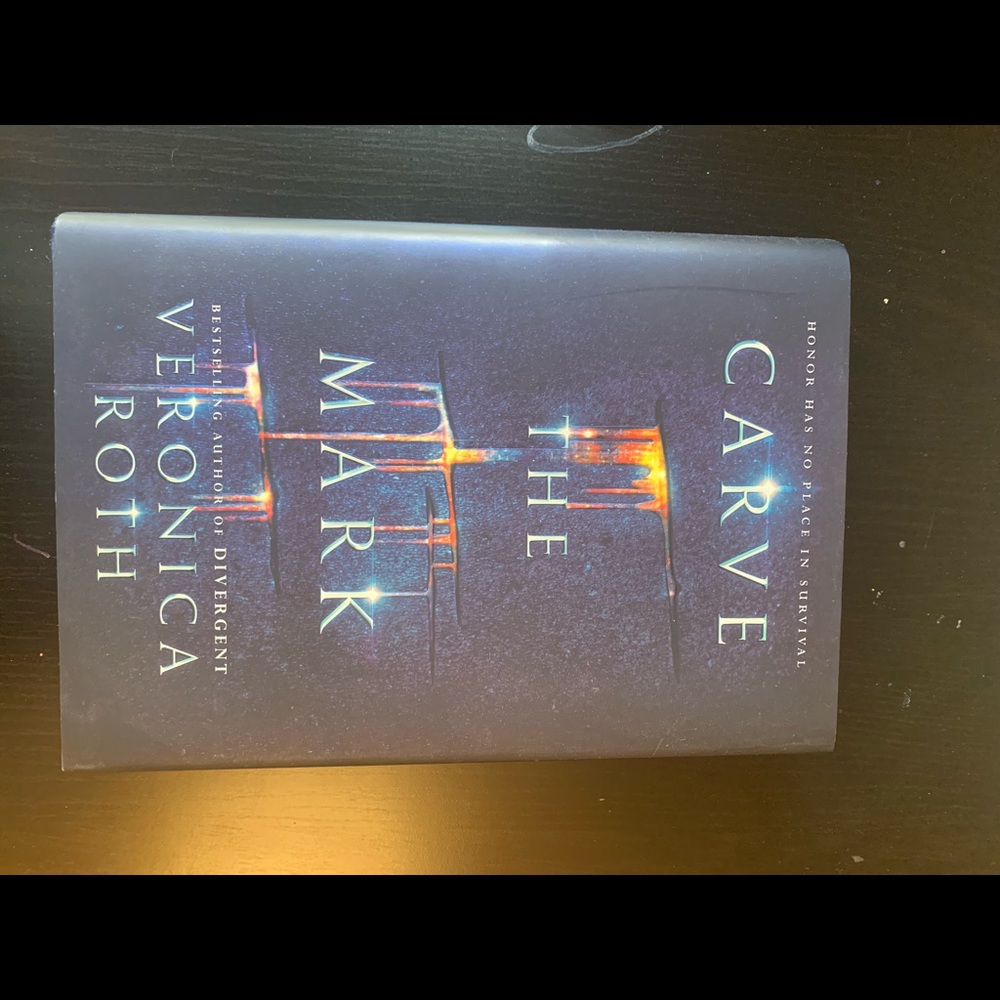Crave the mark by Veronica Roth Book